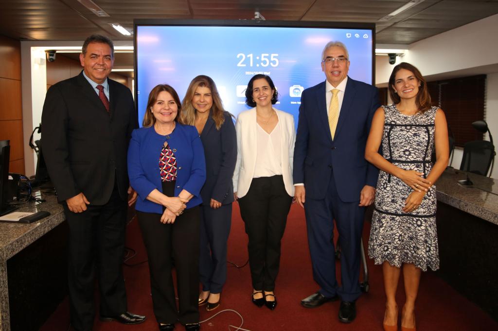 Fotografia da delegação do TRT-BA presente no encontro